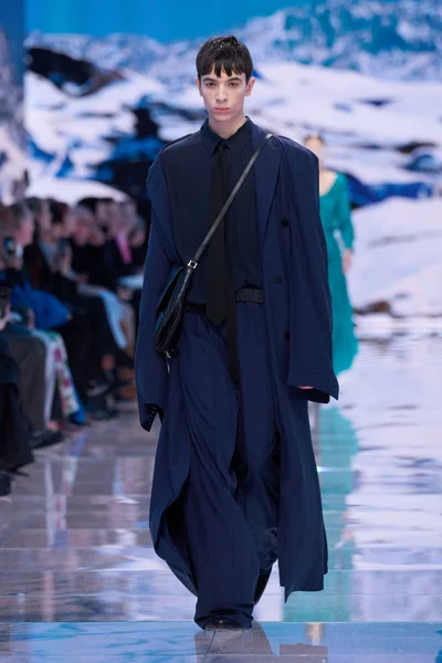 Look 13